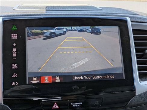 Used 2016 Honda Pilot Touring image 12