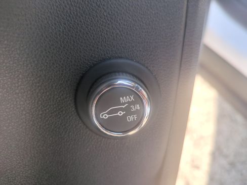 Used 2024 Chevrolet Blazer LT w/ Convenience Package FWD image 9