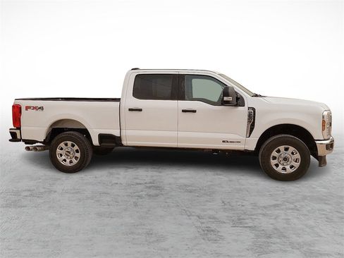 Used 2024 Ford F250 XLT w/ FX4 Off-Road Package image 12