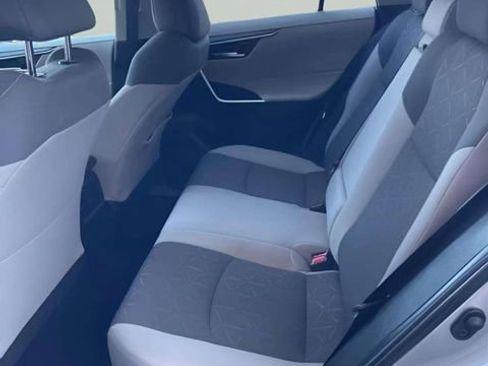 Used 2025 Toyota RAV4 XLE image 9