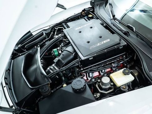 Used 2015 Chevrolet Corvette Z06 w/ 3LZ Preferred Equipment Group image 36