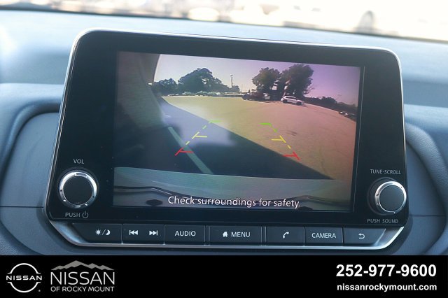 Used 2024 Nissan Rogue S AWD/4WD image 25