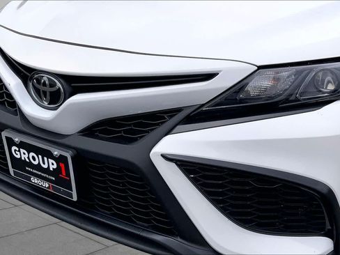 Used 2024 Toyota Camry SE w/ Convenience Package FWD image 30