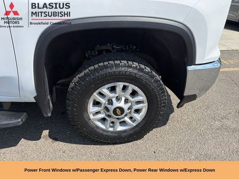 Used 2024 Chevrolet Silverado 2500 LT AWD/4WD image 13