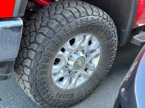 Used 2022 Chevrolet Silverado 3500 LTZ w/ LTZ Convenience Package image 7