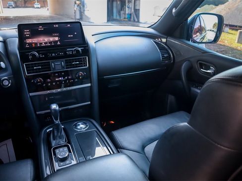 Used 2023 Nissan Armada SL w/ Midnight Edition Package image 20