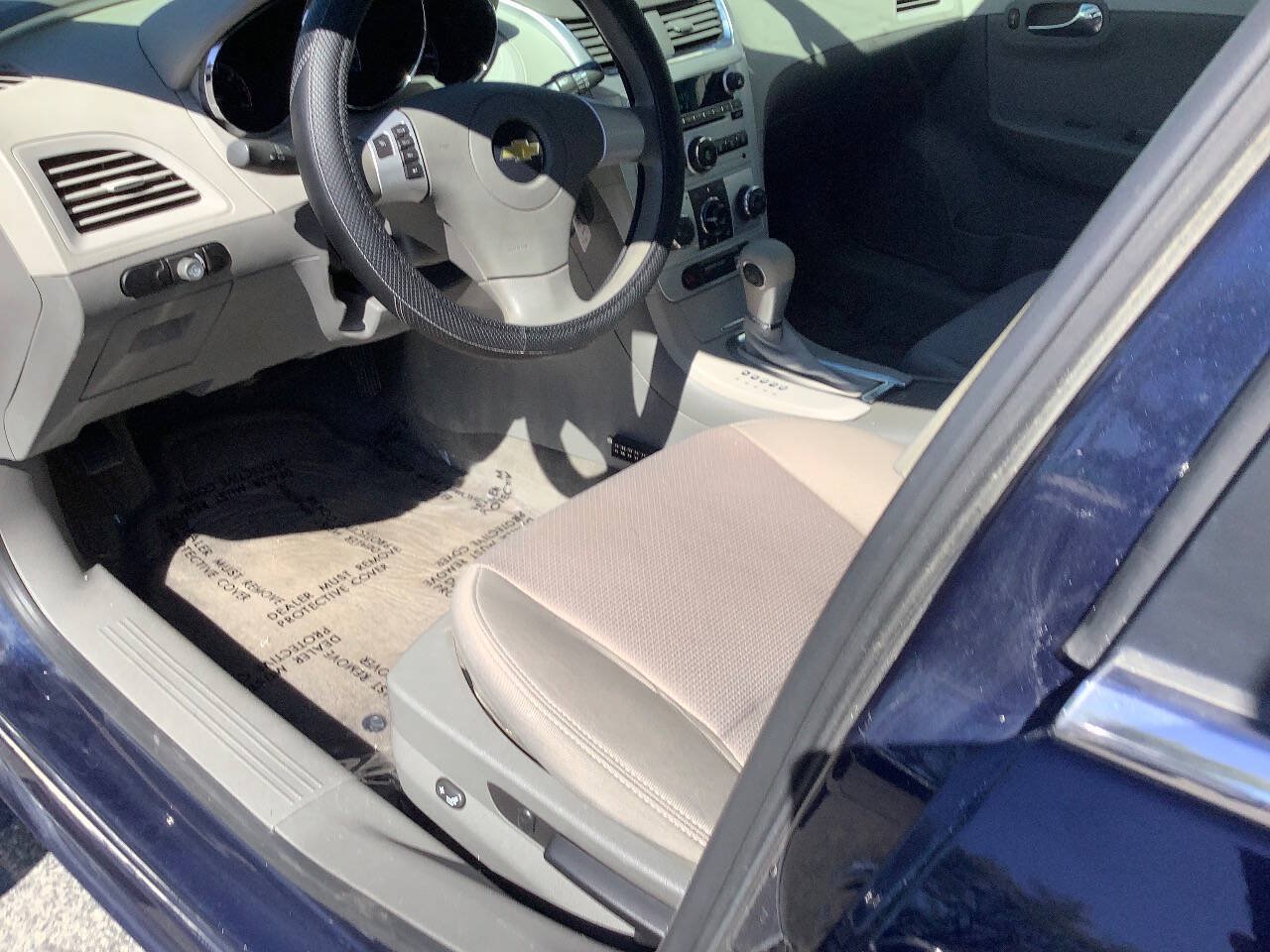 Used 2011 Chevrolet Malibu LS FWD image 23