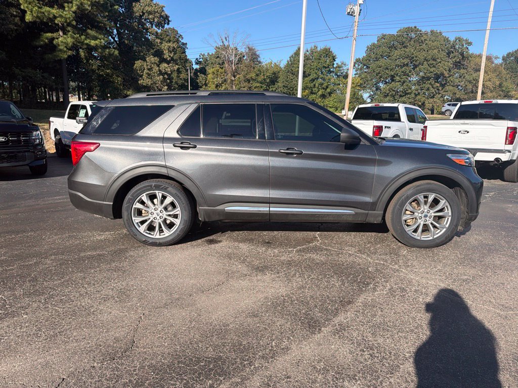 Used 2020 Ford Explorer XLT w/ Equipment Group 202A RWD image 2