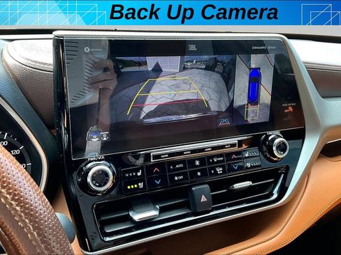 Certified 2021 Toyota Highlander Platinum AWD/4WD image 14