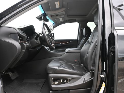 Used 2020 Cadillac Escalade Luxury AWD/4WD image 18