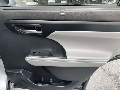 Used 2019 Toyota Highlander Plus image 45
