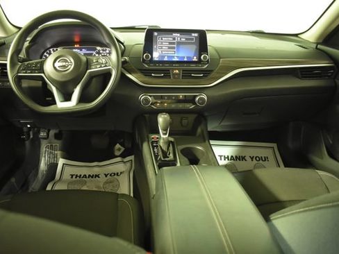 Used 2025 Nissan Altima 2.5 SV FWD image 27
