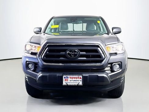 Certified 2023 Toyota Tacoma SR5 AWD/4WD image 11