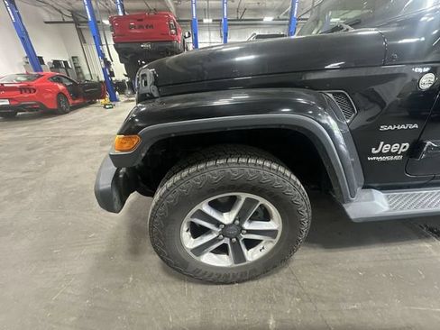 Used 2018 Jeep Wrangler Unlimited Sahara AWD/4WD image 23