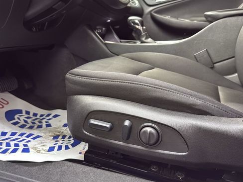 Used 2024 Chevrolet Malibu LT image 11