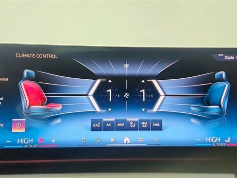 Used 2025 BMW 540i xDrive image 47