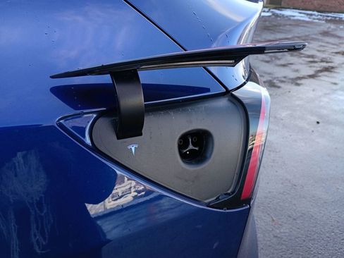 Used 2023 Tesla Model Y Long Range image 31