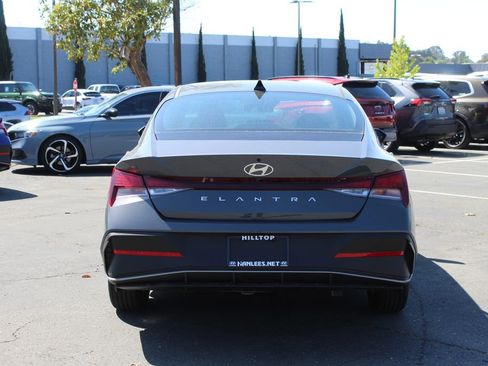 New 2026 Hyundai Elantra SE image 8