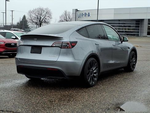 Used 2024 Tesla Model Y Performance image 4