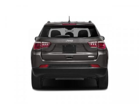 Used 2018 Jeep Compass Latitude w/ Popular Equipment Group FWD image 8