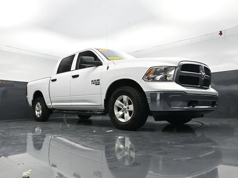 Used 2022 RAM 1500 Classic SLT AWD/4WD image 49