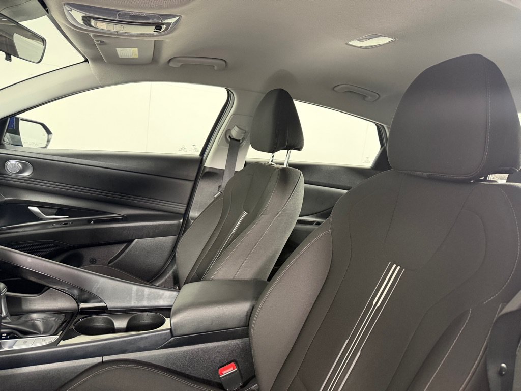 Used 2023 Hyundai Elantra SEL w/ Convenience Package FWD image 12