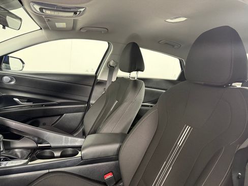 Used 2023 Hyundai Elantra SEL w/ Convenience Package FWD image 12