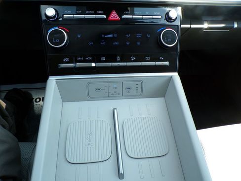 Certified 2025 Hyundai Santa Fe SEL AWD/4WD image 25