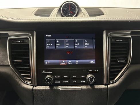 Used 2018 Porsche Macan GTS image 47