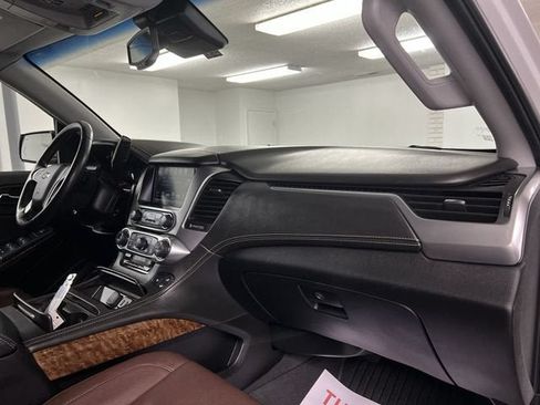 Used 2019 Chevrolet Suburban Premier w/ Premier Plus Edition AWD/4WD image 29