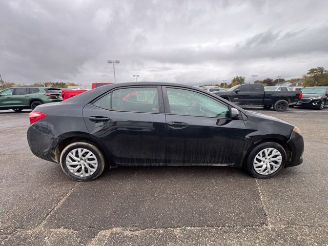 Used 2017 Toyota Corolla LE w/ Carpet Mat Package (TMS) FWD image 4