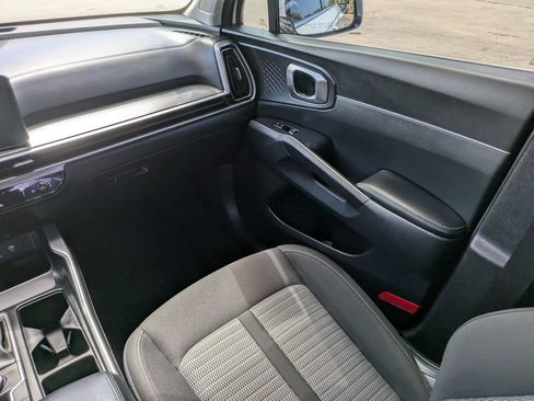 Certified 2025 Kia Sorento LX FWD image 17