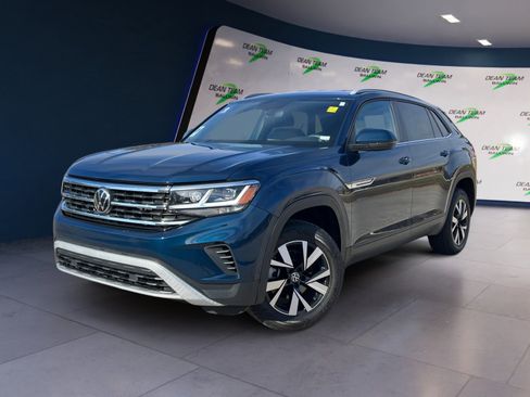 Certified 2022 Volkswagen Atlas Cross Sport SE image 3