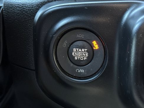 Used 2022 Jeep Wrangler Unlimited Sport image 29