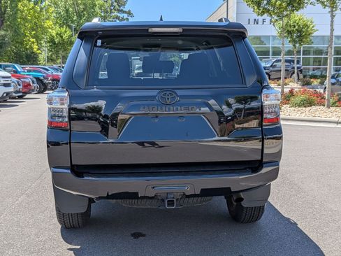 Used 2024 Toyota 4Runner SR5 AWD/4WD image 4