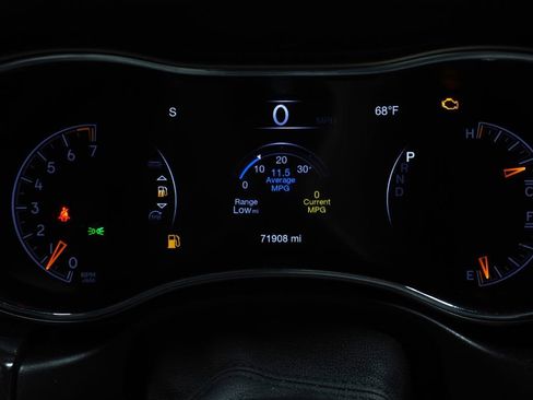 Used 2018 Jeep Grand Cherokee Altitude image 27