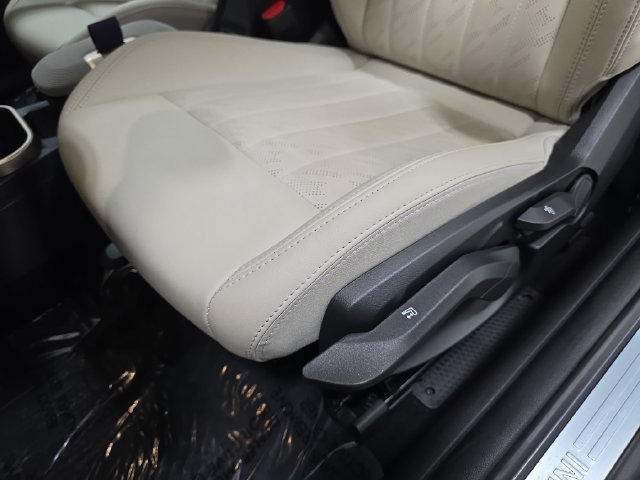 Used 2026 MINI Cooper 2-Door Hardtop FWD image 25