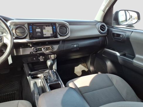 Used 2017 Toyota Tacoma SR5 image 15