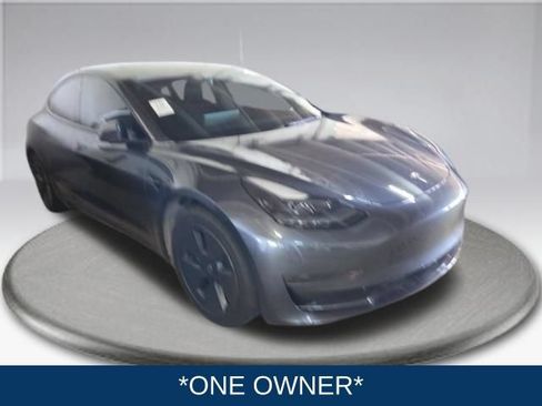 Used 2023 Tesla Model 3 Standard Range RWD image 2