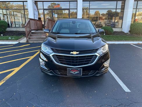 Used 2021 Chevrolet Equinox LT w/ Driver Convenience Package image 2