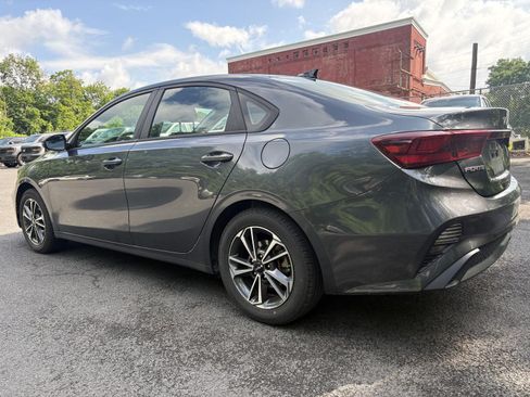 Used 2023 Kia Forte LXS w/ LXS Technology Package FWD image 5
