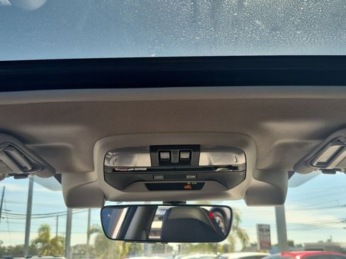 Certified 2022 Subaru Crosstrek 2.5i Limited w/ Moonroof Package 2 image 23