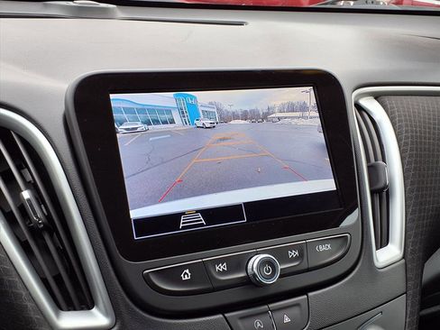 Used 2024 Chevrolet Malibu LT image 17