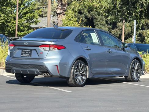 Used 2021 Toyota Corolla SE w/ SE Premium Package FWD image 2