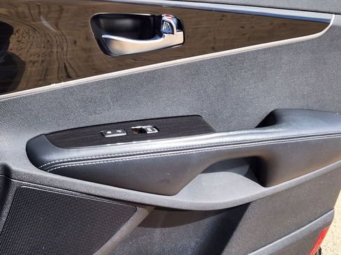 Used 2019 Kia Sorento EX image 15