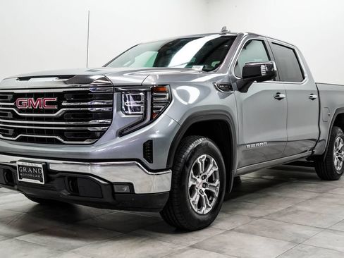 Used 2025 GMC Sierra 1500 SLT AWD/4WD image 6