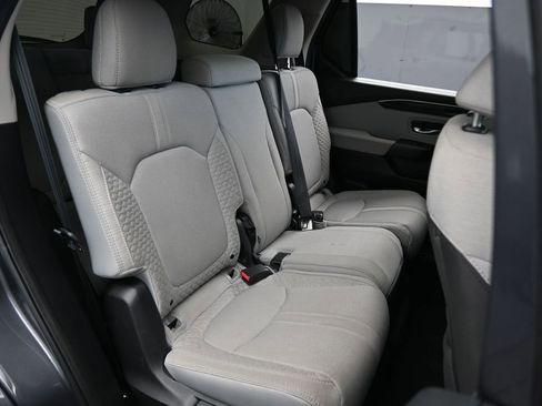 Used 2023 Honda Pilot LX image 41