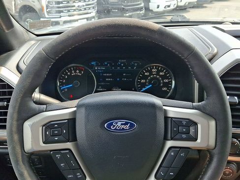 Used 2019 Ford F150 Lariat w/ Equipment Group 502A Luxury AWD/4WD image 20
