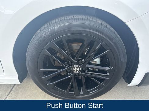 Used 2025 Toyota Camry SE image 9