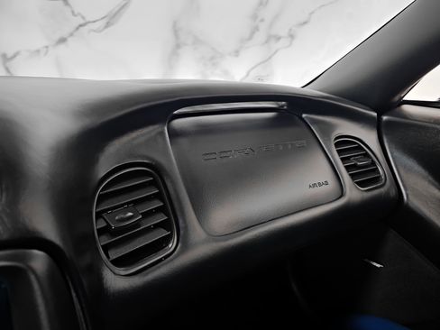 Used 2004 Chevrolet Corvette Z06 w/ Z06 Preferred Equipment Group image 30